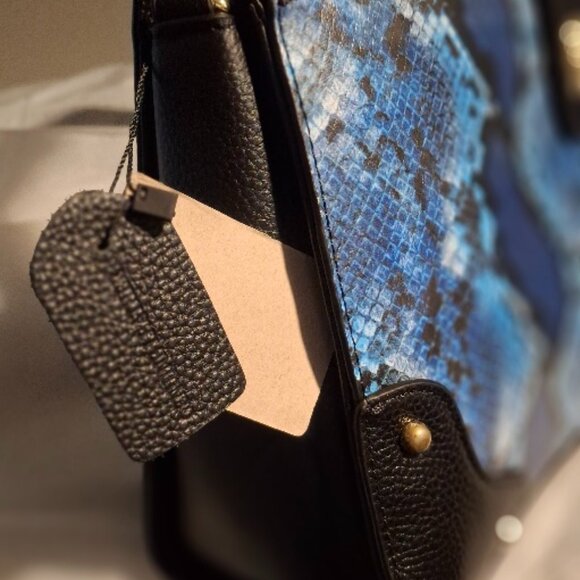 Natural Leather Shoulder Bag with Crossbody Strap NWT - Picture 2 of 8